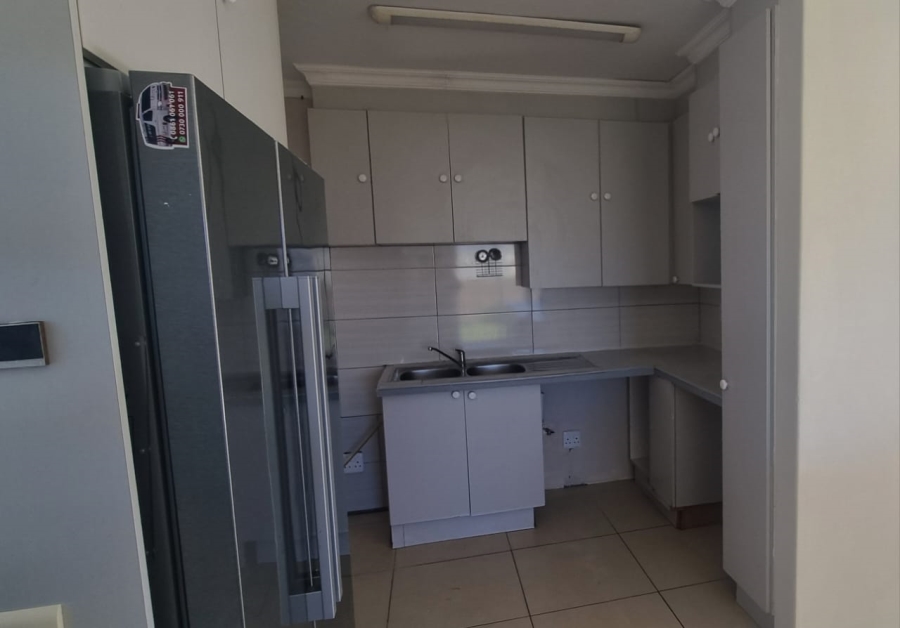 To Let 3 Bedroom Property for Rent in Jeffreys Bay Central Eastern Cape